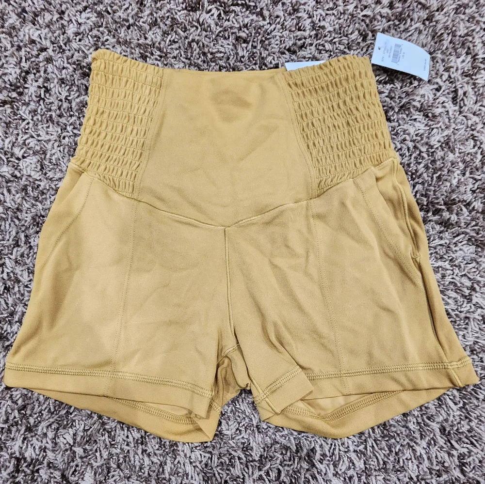 NWT OFFLINE REAL ME SHORTIE 3" INSEAM Biker Shorts Pockets